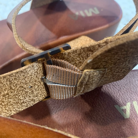 Mia Women’s Kiera Low Platform Espadrille Sandals w/Tortoise Buckle; Size 9 - Picture 2 of 7